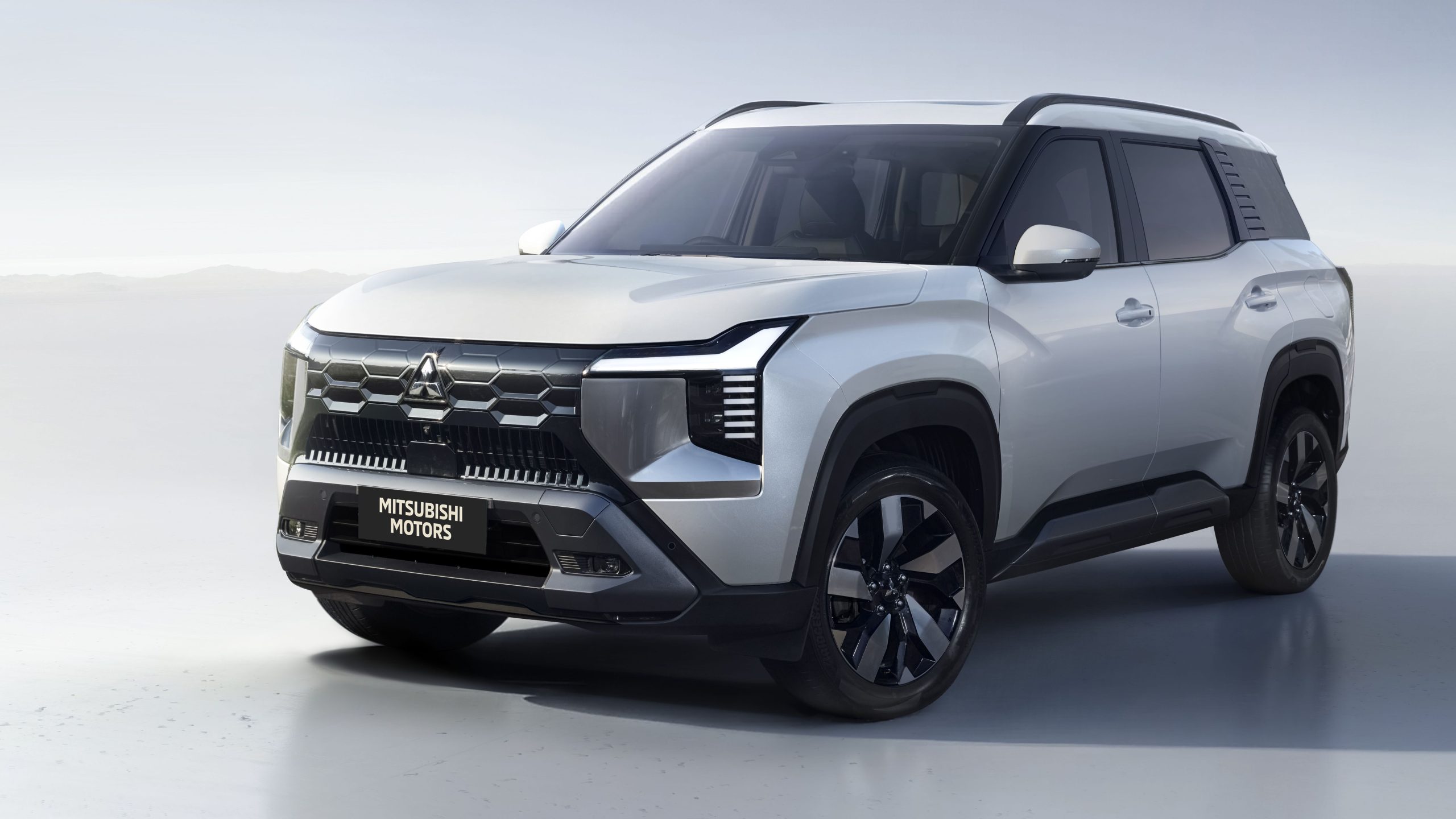 Mitsubishi Destinator Resmi Diekspor ke Vietnam