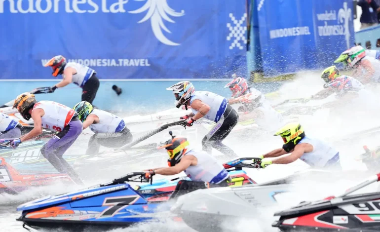 Jetski Siap Tempur di Laut Mandalika