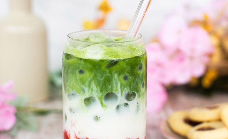 Resep Matcha Strawberry Latte Rumahan