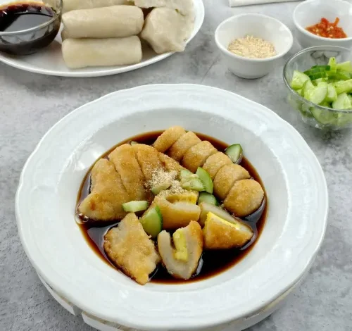 Pempek Khas Palembang Beserta Kuah Cuko yang Nikmat